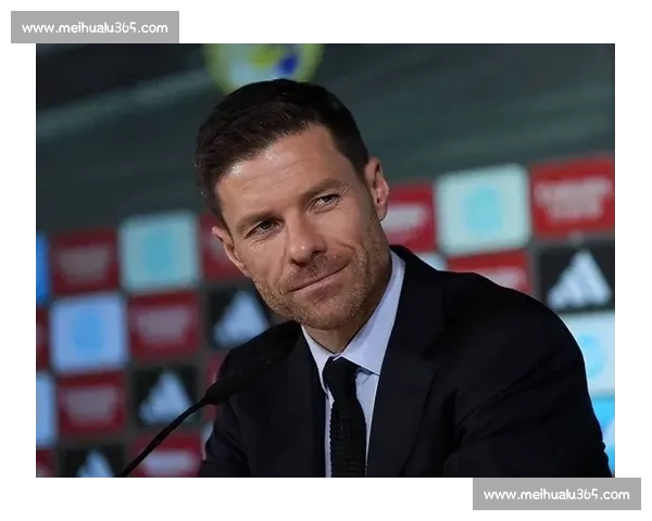 阿隆索皇马首秀温情时刻:爱妻助阵,伯纳乌见证新章 阿隆索皇马首秀温情时刻:爱妻助阵,伯纳乌见证新章